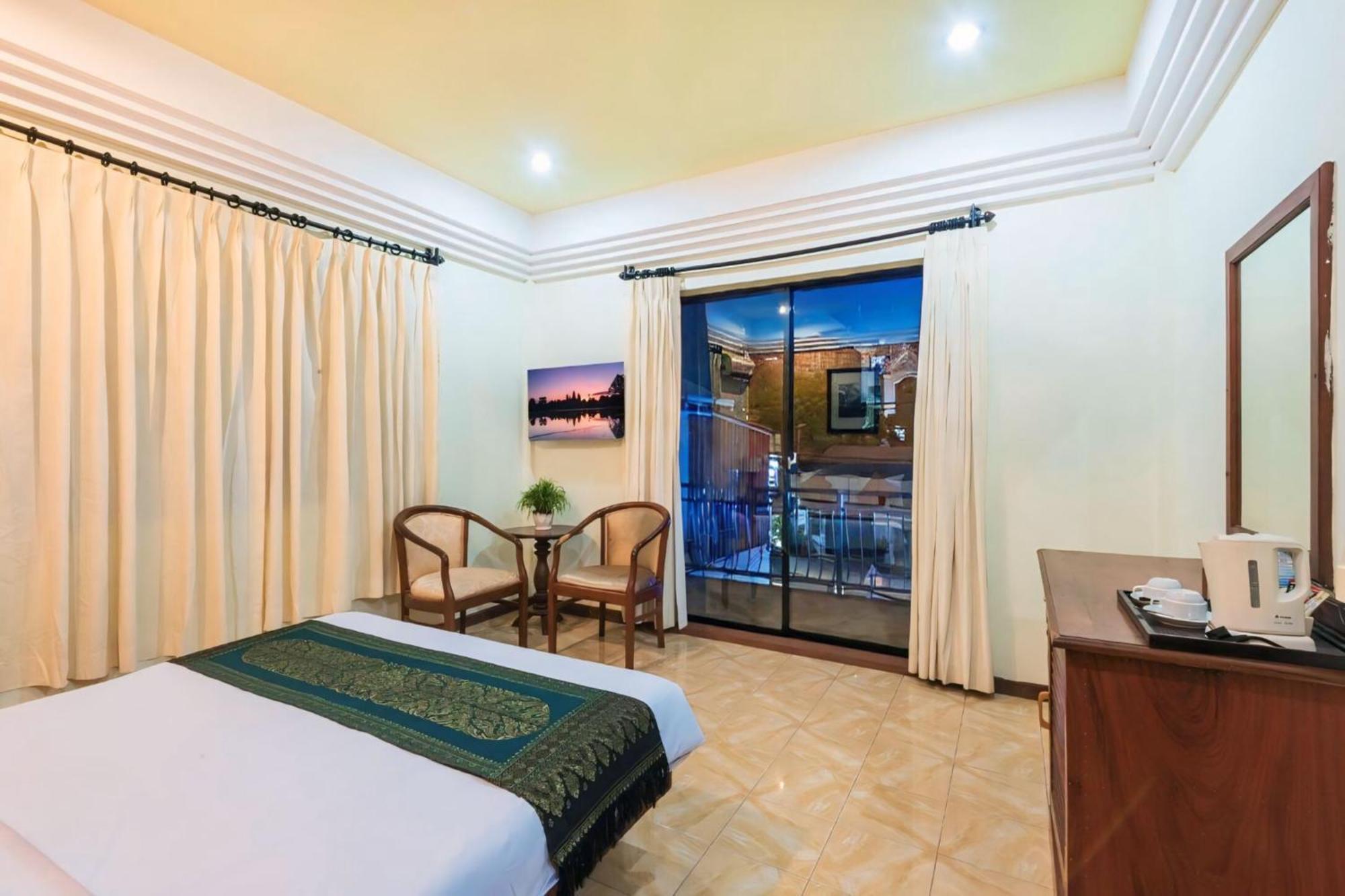 Vplus Hotel Siem Reap Exterior foto